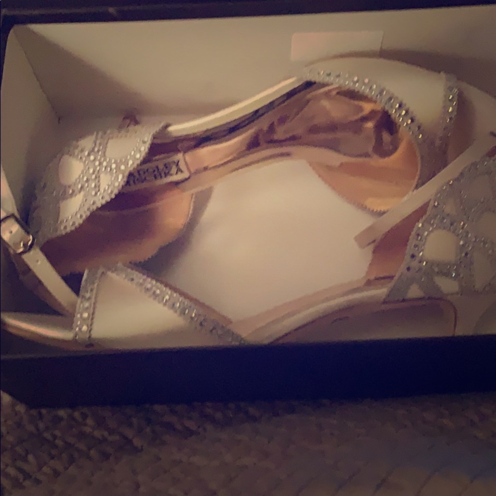 Badgley Mischka Gillian Size 11 Sandal Pumps Wed